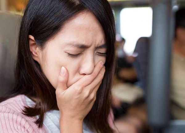 Chuyên gia bật mí nguyên nhân và biện pháp tránh say tàu xe